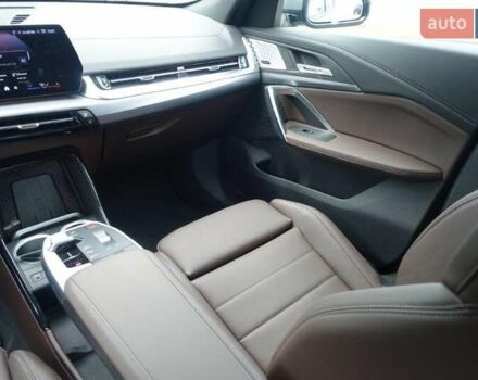 Серый БМВ iX2, объемом двигателя 0 л и пробегом 2 тыс. км за 50500 $, фото 9 на Automoto.ua