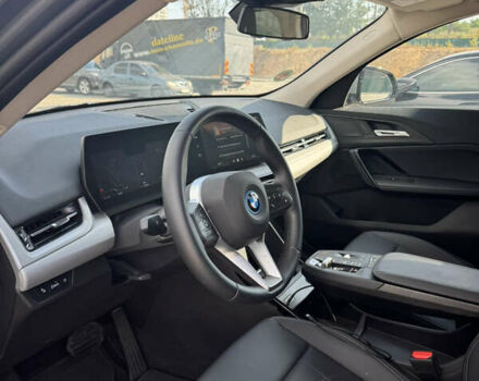 Серый БМВ iX2, объемом двигателя 0 л и пробегом 4 тыс. км за 46000 $, фото 6 на Automoto.ua