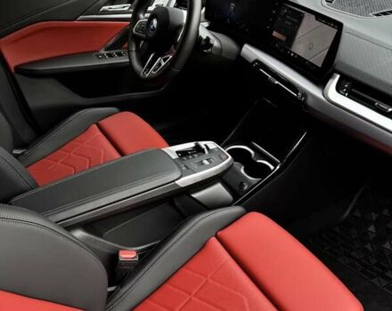 Серый БМВ iX2, объемом двигателя 0 л и пробегом 2 тыс. км за 61455 $, фото 16 на Automoto.ua