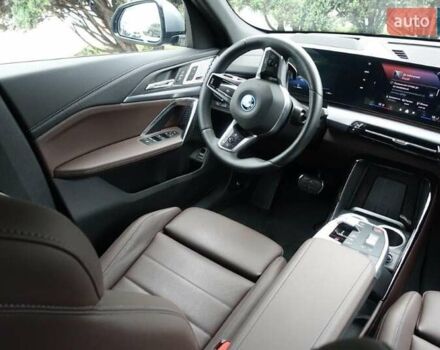 Серый БМВ iX2, объемом двигателя 0 л и пробегом 2 тыс. км за 50500 $, фото 13 на Automoto.ua