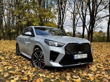 БМВ iX2 2024 в Виннице на Automoto.ua Серый БМВ iX2, объемом двигателя 0 л и пробегом 2 тыс. км за 61455 $, фото 1 на Automoto.ua