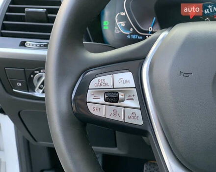 Белый БМВ iX3, объемом двигателя 0 л и пробегом 179 тыс. км за 27500 $, фото 30 на Automoto.ua