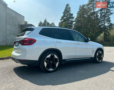 Белый БМВ iX3, объемом двигателя 0 л и пробегом 111 тыс. км за 32500 $, фото 5 на Automoto.ua