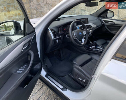 Белый БМВ iX3, объемом двигателя 0 л и пробегом 179 тыс. км за 27500 $, фото 16 на Automoto.ua