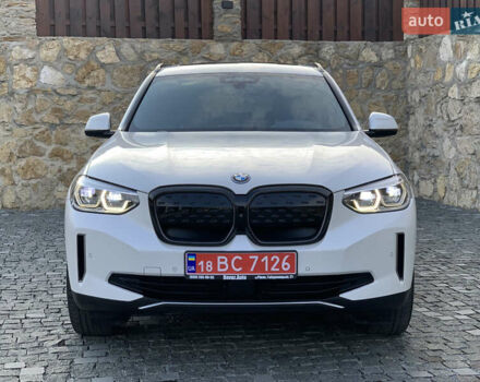 Белый БМВ iX3, объемом двигателя 0 л и пробегом 179 тыс. км за 27500 $, фото 1 на Automoto.ua