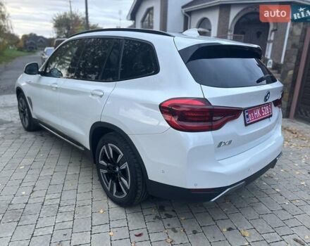 Белый БМВ iX3, объемом двигателя 0 л и пробегом 101 тыс. км за 29500 $, фото 5 на Automoto.ua