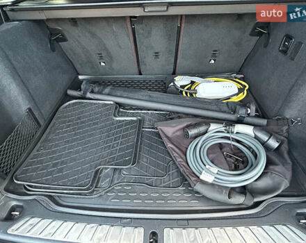 Белый БМВ iX3, объемом двигателя 0 л и пробегом 111 тыс. км за 32500 $, фото 3 на Automoto.ua