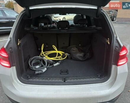 Белый БМВ iX3, объемом двигателя 0 л и пробегом 154 тыс. км за 28900 $, фото 19 на Automoto.ua