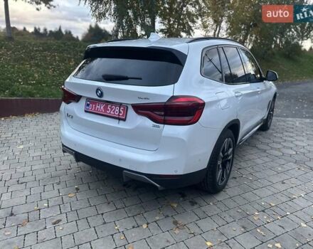 Белый БМВ iX3, объемом двигателя 0 л и пробегом 101 тыс. км за 29500 $, фото 4 на Automoto.ua