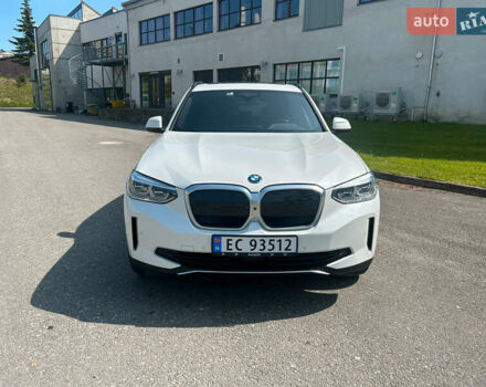 Белый БМВ iX3, объемом двигателя 0 л и пробегом 111 тыс. км за 32500 $, фото 13 на Automoto.ua