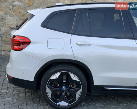 Белый БМВ iX3, объемом двигателя 0 л и пробегом 179 тыс. км за 27500 $, фото 13 на Automoto.ua