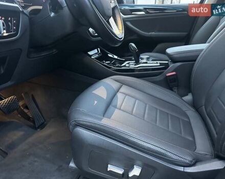 Белый БМВ iX3, объемом двигателя 0 л и пробегом 101 тыс. км за 29500 $, фото 11 на Automoto.ua