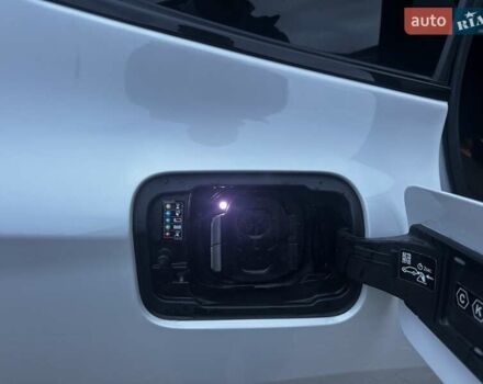 Белый БМВ iX3, объемом двигателя 0 л и пробегом 101 тыс. км за 29500 $, фото 18 на Automoto.ua