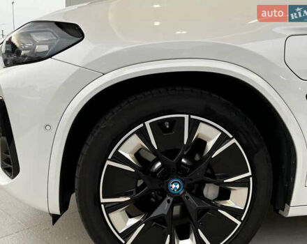 БМВ iX3 2023 в Киеве на Automoto.ua Белый БМВ iX3, объемом двигателя 0 л и пробегом 9 тыс. км за 34200 $, фото 2 на Automoto.ua
