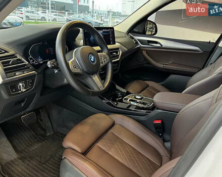 БМВ iX3 2023 в Киеве на Automoto.ua Белый БМВ iX3, объемом двигателя 0 л и пробегом 9 тыс. км за 34200 $, фото 6 на Automoto.ua