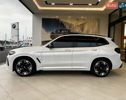 БМВ iX3 2023 в Киеве на Automoto.ua Белый БМВ iX3, объемом двигателя 0 л и пробегом 9 тыс. км за 34200 $, фото 3 на Automoto.ua