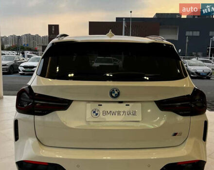 БМВ iX3 2023 в Киеве на Automoto.ua Белый БМВ iX3, объемом двигателя 0 л и пробегом 9 тыс. км за 34200 $, фото 4 на Automoto.ua