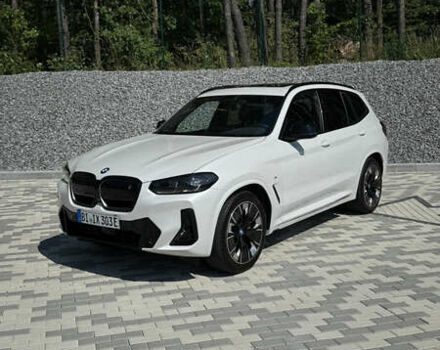 Белый БМВ iX3, объемом двигателя 0 л и пробегом 2 тыс. км за 47000 $, фото 2 на Automoto.ua