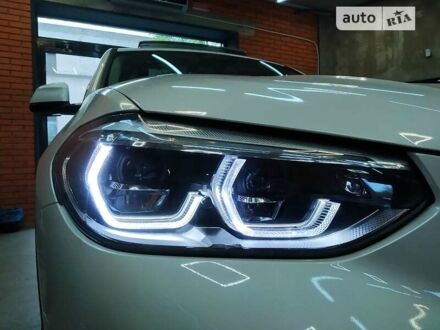БМВ iX3 2021 в Киеве на Automoto.ua Белый БМВ iX3, объемом двигателя 0 л и пробегом 27 тыс. км за 59000 $, фото 1 на Automoto.ua