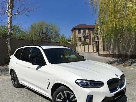 БМВ iX3 2022 в Одессе на Automoto.ua Белый БМВ iX3, объемом двигателя 0 л и пробегом 2 тыс. км за 68627 $, фото 1 на Automoto.ua
