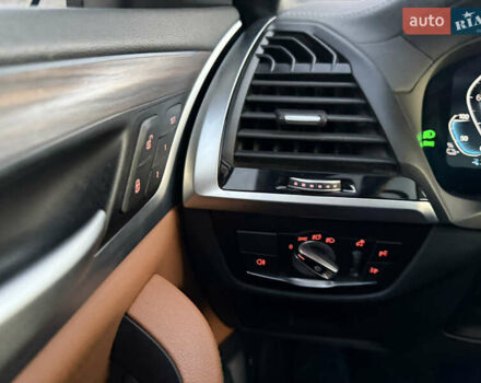 Черный БМВ iX3, объемом двигателя 0 л и пробегом 139 тыс. км за 35200 $, фото 32 на Automoto.ua