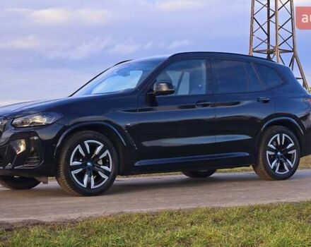 Черный БМВ iX3, объемом двигателя 0 л и пробегом 50 тыс. км за 41850 $, фото 4 на Automoto.ua