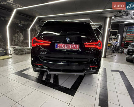Черный БМВ iX3, объемом двигателя 0 л и пробегом 9 тыс. км за 42000 $, фото 7 на Automoto.ua