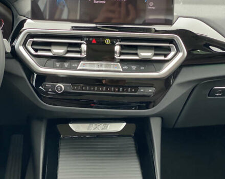 Черный БМВ iX3, объемом двигателя 0 л и пробегом 1 тыс. км за 39999 $, фото 11 на Automoto.ua