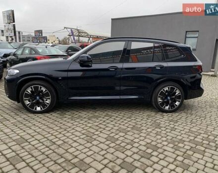 Черный БМВ iX3, объемом двигателя 0 л и пробегом 3 тыс. км за 36900 $, фото 3 на Automoto.ua