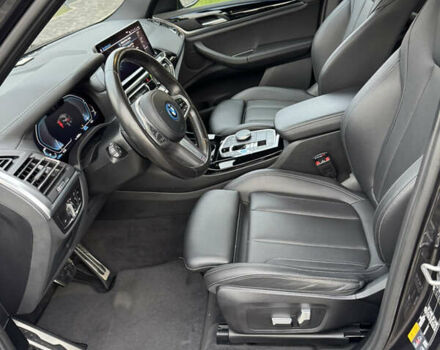 Черный БМВ iX3, объемом двигателя 0 л и пробегом 54 тыс. км за 39500 $, фото 14 на Automoto.ua
