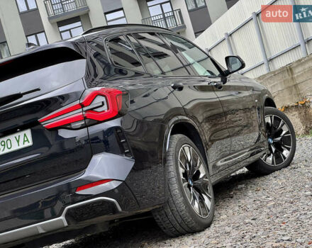 Черный БМВ iX3, объемом двигателя 0 л и пробегом 28 тыс. км за 45000 $, фото 17 на Automoto.ua