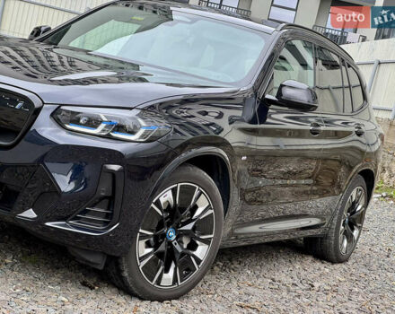 Черный БМВ iX3, объемом двигателя 0 л и пробегом 28 тыс. км за 45000 $, фото 2 на Automoto.ua