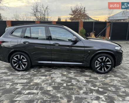 Черный БМВ iX3, объемом двигателя 0 л и пробегом 54 тыс. км за 39500 $, фото 24 на Automoto.ua