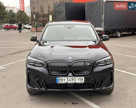 Черный БМВ iX3, объемом двигателя 0 л и пробегом 7 тыс. км за 37900 $, фото 2 на Automoto.ua