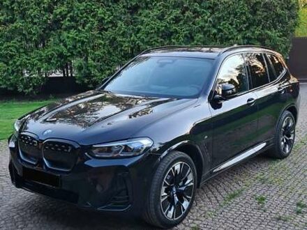 БМВ iX3 2022 в Киеве на Automoto.ua Черный БМВ iX3, объемом двигателя 0 л и пробегом 20 тыс. км за 73000 $, фото 1 на Automoto.ua