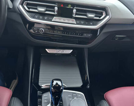 Серый БМВ iX3, объемом двигателя 0 л и пробегом 27 тыс. км за 39500 $, фото 11 на Automoto.ua