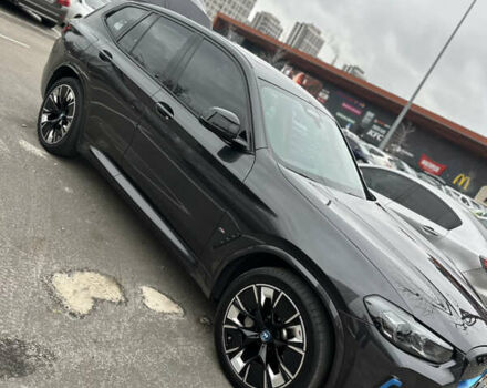 Серый БМВ iX3, объемом двигателя 0 л и пробегом 27 тыс. км за 39500 $, фото 1 на Automoto.ua