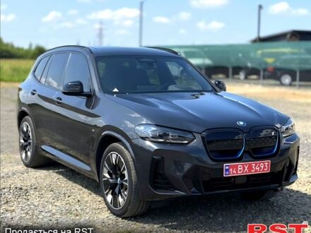 Серый БМВ iX3, объемом двигателя 0.21 л и пробегом 39 тыс. км за 42500 $, фото 1 на Automoto.ua