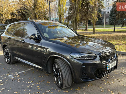 Серый БМВ iX3, объемом двигателя 0 л и пробегом 22 тыс. км за 49900 $, фото 1 на Automoto.ua