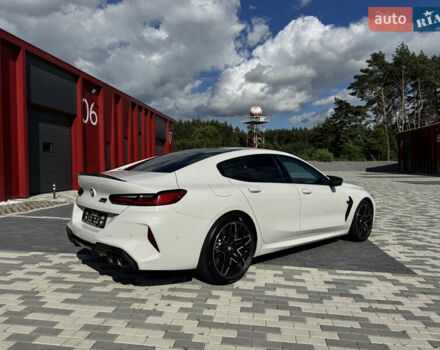 Белый БМВ M8 Gran Coupe, объемом двигателя 4.39 л и пробегом 10 тыс. км за 135000 $, фото 6 на Automoto.ua
