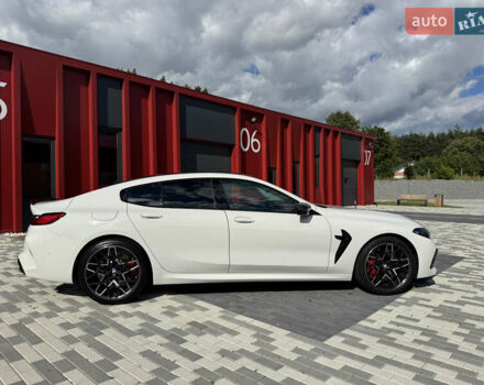 Белый БМВ M8 Gran Coupe, объемом двигателя 4.39 л и пробегом 10 тыс. км за 135000 $, фото 7 на Automoto.ua