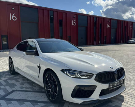 Белый БМВ M8 Gran Coupe, объемом двигателя 4.39 л и пробегом 10 тыс. км за 135000 $, фото 5 на Automoto.ua