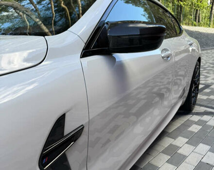 Белый БМВ M8 Gran Coupe, объемом двигателя 4.39 л и пробегом 10 тыс. км за 135000 $, фото 22 на Automoto.ua