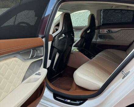 Белый БМВ M8 Gran Coupe, объемом двигателя 4.39 л и пробегом 10 тыс. км за 135000 $, фото 26 на Automoto.ua