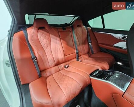 Белый БМВ M8 Gran Coupe, объемом двигателя 4.39 л и пробегом 31 тыс. км за 144999 $, фото 8 на Automoto.ua