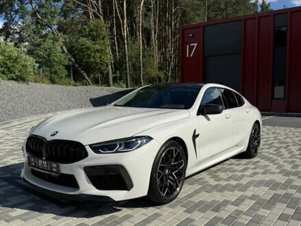 Белый БМВ M8 Gran Coupe, объемом двигателя 4.39 л и пробегом 10 тыс. км за 135000 $, фото 1 на Automoto.ua