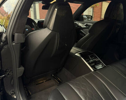 Черный БМВ M8 Gran Coupe, объемом двигателя 4.4 л и пробегом 80 тыс. км за 83000 $, фото 17 на Automoto.ua