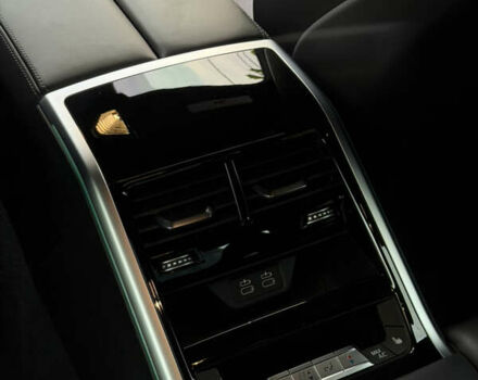 Черный БМВ M8 Gran Coupe, объемом двигателя 4.4 л и пробегом 80 тыс. км за 83000 $, фото 19 на Automoto.ua