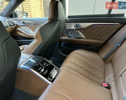 Красный БМВ M8 Gran Coupe, объемом двигателя 4.39 л и пробегом 42 тыс. км за 83500 $, фото 16 на Automoto.ua