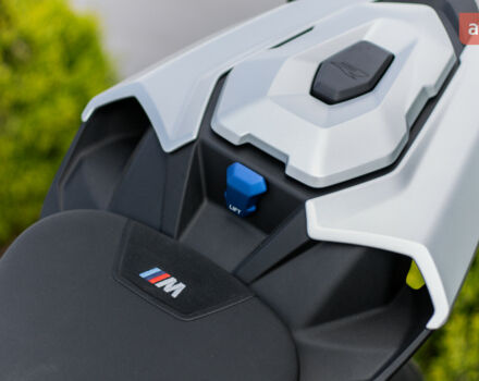 купити нове авто БМВ M 1000R 2025 року від офіційного дилера Назарій БМВ фото